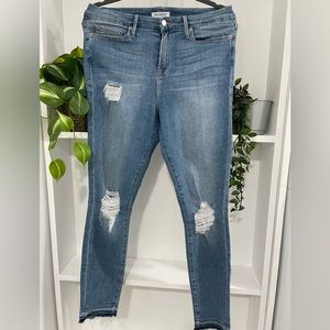14 GOOD AMERICAN Good Legs Distressed Raw Hem Jeans
